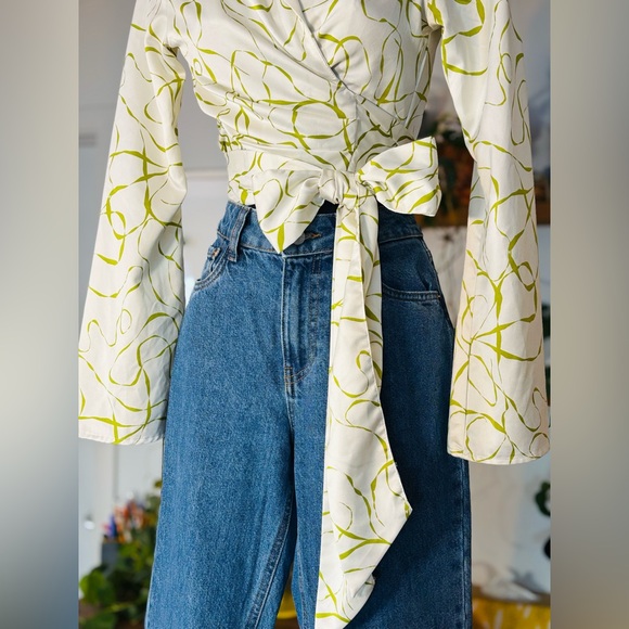 Dynamite-White and Green Wrap Blouse - Picture 3 of 8